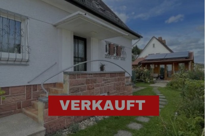 Familienfreundliches Einfamilienhaus inkl. großen Garten und 2 Garagen!